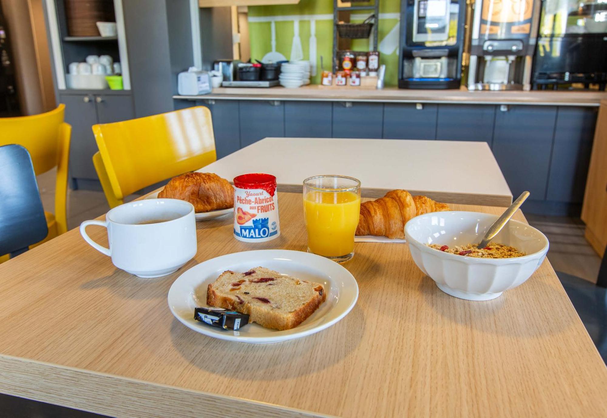 B&B Hotel Chateauroux Déols Екстериор снимка