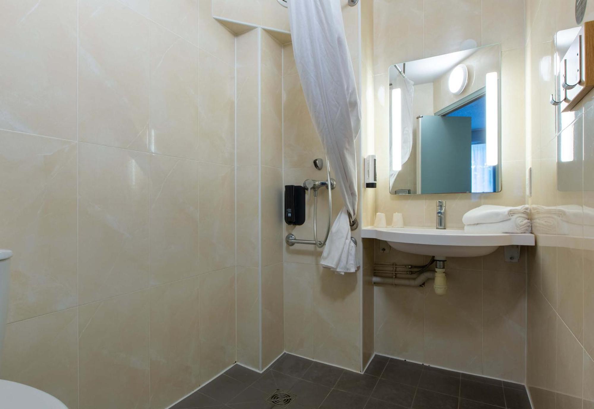 B&B Hotel Chateauroux Déols Екстериор снимка
