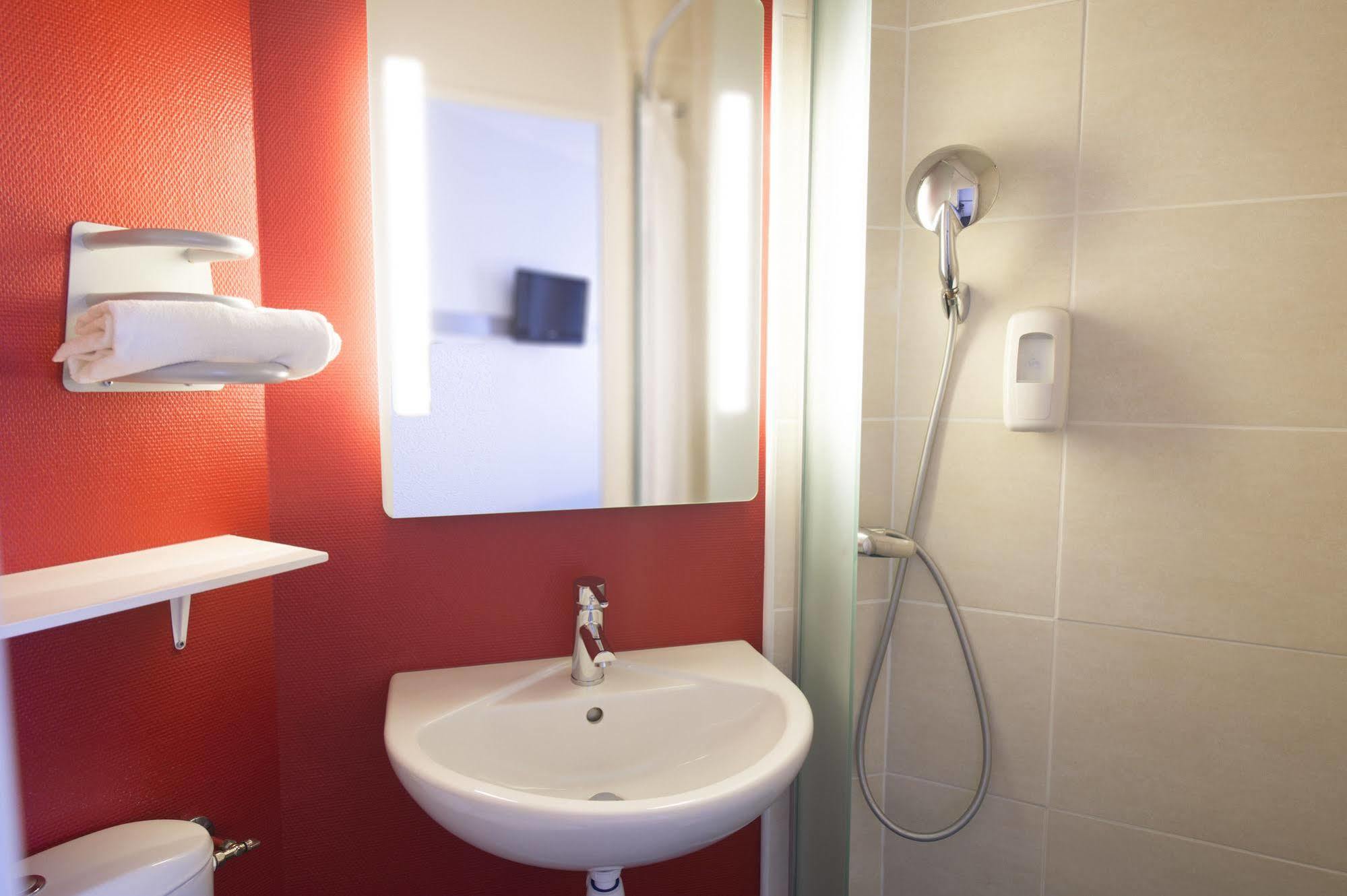 B&B Hotel Chateauroux Déols Екстериор снимка